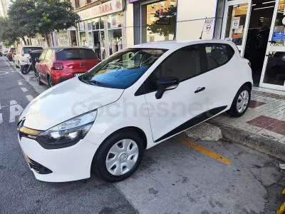 Usado Renault Clio IV Business 75 CV (55 kW) 2014 Blanco Berlina