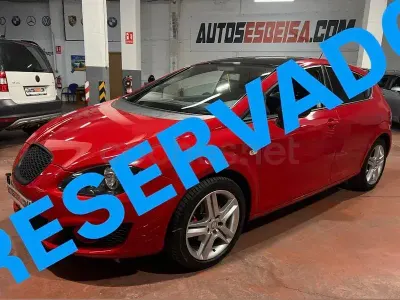 Usado Seat Leon Reference 105 CV (77 kW) 2012 Rojo Berlina