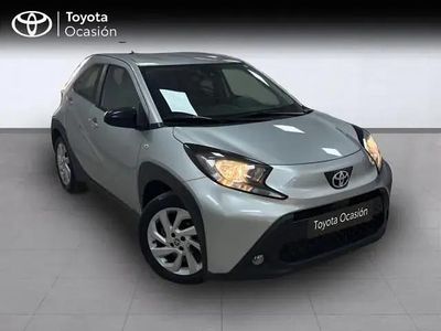 Begagnad Toyota Aygo X-play 69 HK (50 kW) 2024 Grå