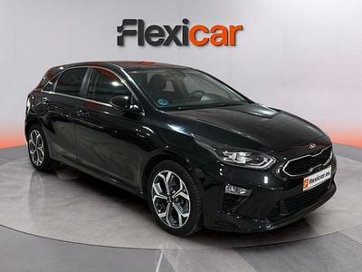 Begagnad Kia Ceed 136 HK (100 kW) 2021 Blå Halvkombi