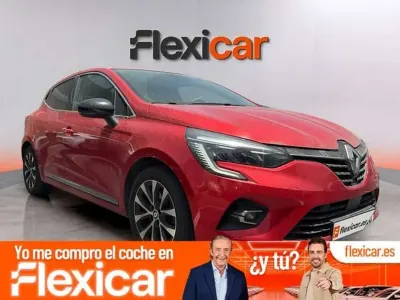 Usado Renault Clio Techno 140 CV (102 kW) 2023 Rojo Utilitario