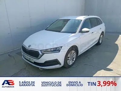Usado Skoda Octavia Active 115 CV (84 kW) 2023 Blanco Familiar