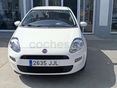 Usado Fiat Punto Easy 75 CV (55 kW) 2015 Blanco Utilitario