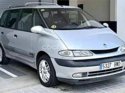 Usado Renault Grand Espace Expression 140 CV (102 kW) 2001 Gris / plata Monovolumen