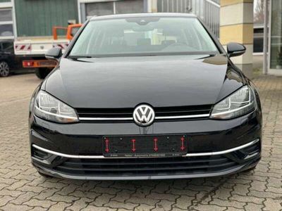 usado VW Golf VII Lim. IQ.DRIVE *AHK*START-STOPP*NAVI