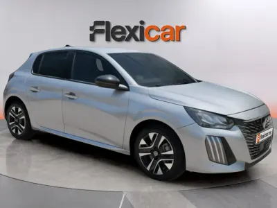 Usado Peugeot 208 Allure 101 CV (74 kW) 2025 Gris Utilitario