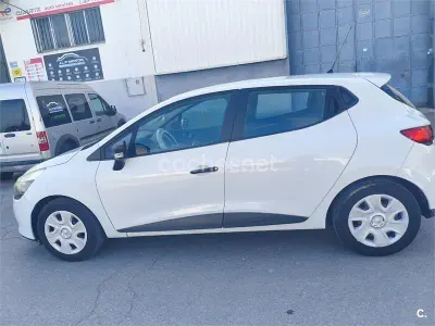 Usado Renault Clio IV Authentique 75 CV (55 kW) 2015 Blanco Berlina