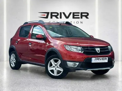 Usado Dacia Sandero Stepway 90 CV (66 kW) 2015 Rojo Berlina