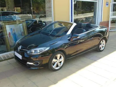 Usado Renault Mégane Cabriolet Dynamique 132 CV (97 kW) 2015 Negro Descapotable