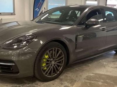 Porsche Panamera 4