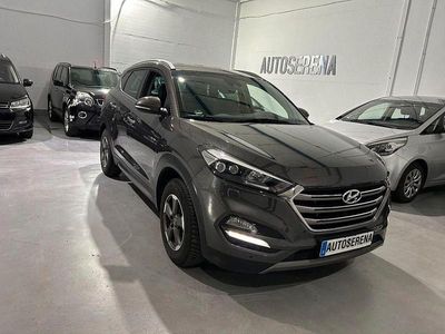 Usado Hyundai Tucson Style 184 CV (135 kW) 2016 Gris SUV