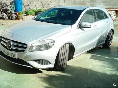 Usado Mercedes A180 Urban 109 CV (80 kW) 2013 Blanco Berlina