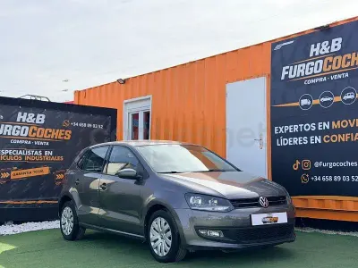 Usado VW Polo Advance 70 CV (51 kW) 2012 Gris / plata Utilitario
