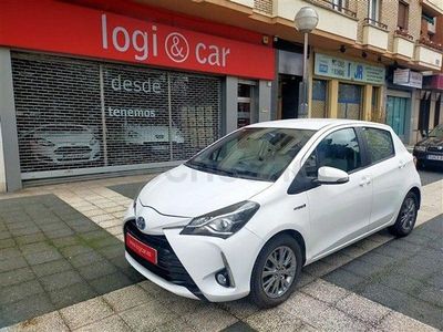 Usado Toyota Yaris Hybrid Active 100 CV (73 kW) 2018 Blanco Berlina