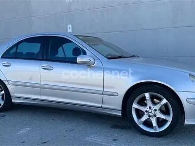 Usado Mercedes C320 Avantgarde 218 CV (160 kW) 2001 Gris / plata Berlina