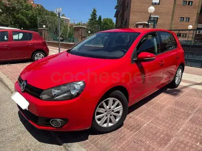 Usado VW Golf VI 105 CV (77 kW) 2011 Rojo Utilitario