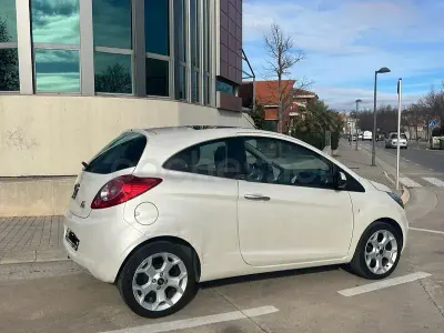 Usado Ford Ka Titanium 69 CV (50 kW) 2014 Blanco Berlina
