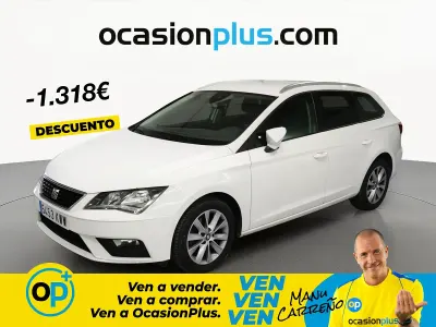 Usado Seat Leon Style 130 CV (95 kW) 2019 Blanco Familiar