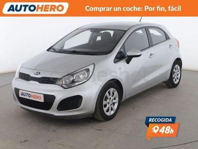 Usado Kia Rio 85 CV (62 kW) 2014 Gris Berlina