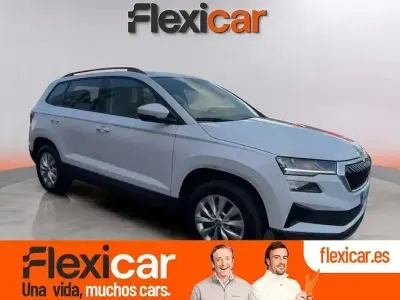 Usado Skoda Karoq Active 115 CV (84 kW) 2022 Blanco SUV