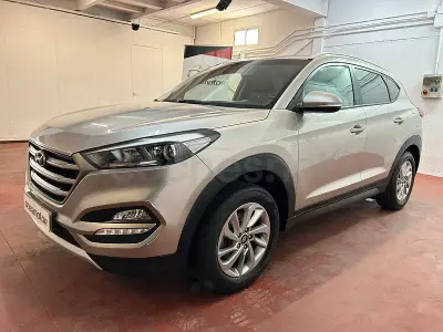 Usado Hyundai Tucson 131 CV (96 kW) 2017 Gris / plata SUV