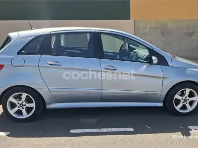 Usado Mercedes B180 109 CV (80 kW) 2005 Gris / plata Monovolumen