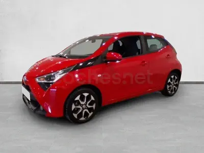 Usado Toyota Aygo X-cite 72 CV (52 kW) 2019 Rojo Utilitario