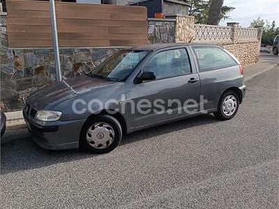 Gris / plata Usado 2002 Seat Ibiza Berlina | 1500 € (Precio justo)