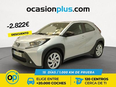 Usado Toyota Aygo X Play 72 CV (52 kW) 2024 Gris / plata SUV