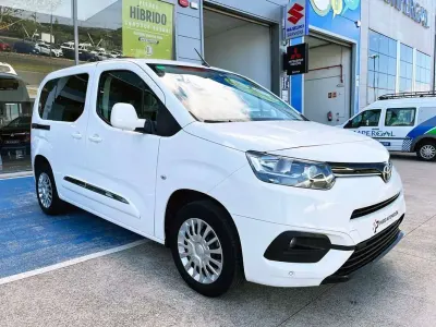 Usado Toyota Proace City City 102 CV (75 kW) 2021 Blanco Monovolumen