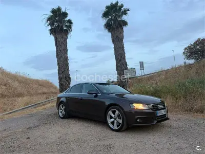 Usado Audi A4 120 CV (88 kW) 2012 Negro Berlina