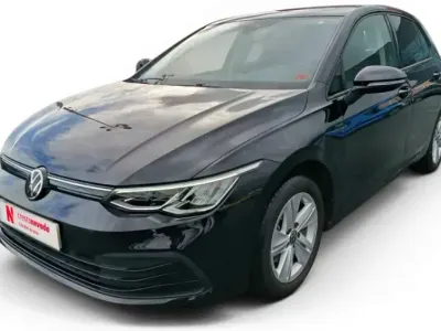 Usado VW Golf VIII Life 110 CV (80 kW) 2021 Negro Utilitario