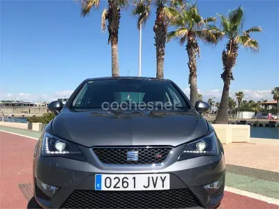 Usado Seat Ibiza FR 105 CV (77 kW) 2016 Gris / plata Berlina
