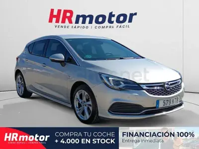 Usado Opel Astra 200 CV (147 kW) 2019 Gris / plata Berlina