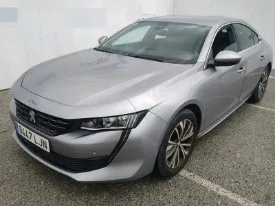 Usado Peugeot 508 Allure 130 CV (95 kW) 2020 Gris / plata Berlina