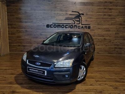 Käytetty Ford Focus Ambiente 90 HP (66 kW) 2006 Harmaa Sedan