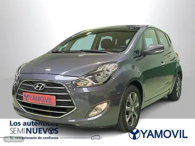 Usado Hyundai ix20 126 CV (92 kW) 2017 Gris Utilitario