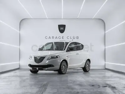 Usado Lancia Ypsilon Gold 69 CV (50 kW) 2013 Blanco Utilitario