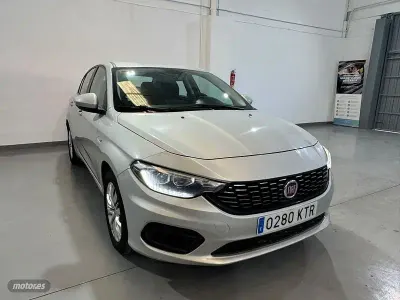 Usado Fiat Tipo Street 95 CV (69 kW) 2019 Gris Berlina