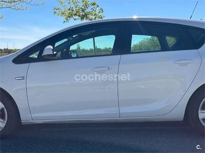 Usado Opel Astra Enjoy 95 CV (69 kW) 2011 Blanco Berlina