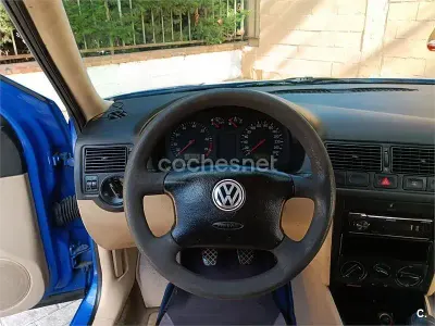 Usado VW Golf IV Conceptline 100 CV (73 kW) 2001 Azul Berlina
