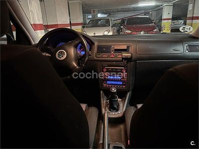 Usado VW Golf IV 105 CV (77 kW) 2003 Negro Berlina