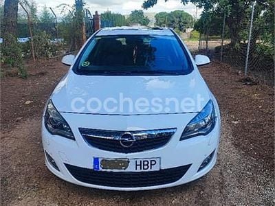 Usado Opel Astra Cosmo 160 CV (117 kW) 2011 Blanco Berlina