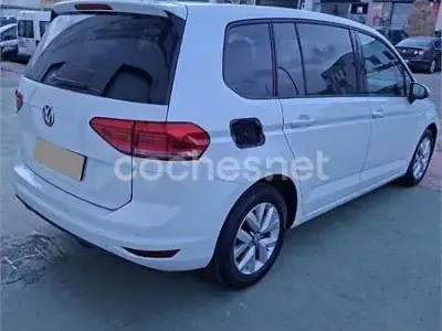 Usado VW Touran Advance 115 CV (84 kW) 2018 Blanco Monovolumen