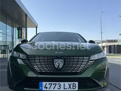 Usado Peugeot 308 Allure 130 CV (95 kW) 2022 Verde Berlina