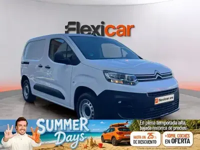 Usado Citroën Berlingo Feel 102 CV (75 kW) 2021 Blanco Monovolumen