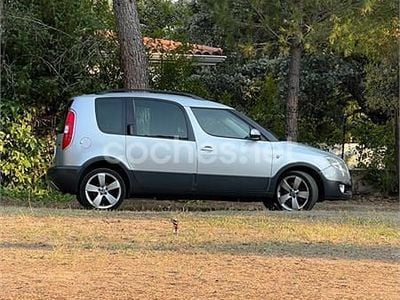 Usado Skoda Roomster Sport 105 CV (77 kW) 2008 Gris / plata Monovolumen