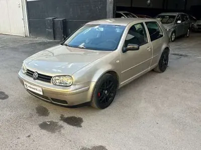 Usado VW Golf IV Highline 105 CV (77 kW) 2004 Beige Utilitario
