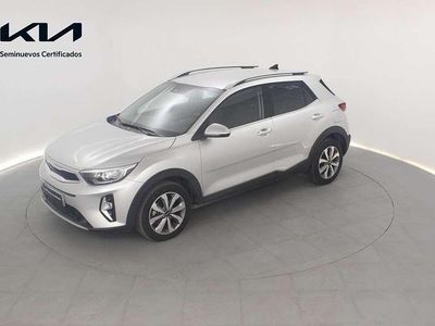 Usado Kia Stonic 101 CV (74 kW) 2024 Gris SUV