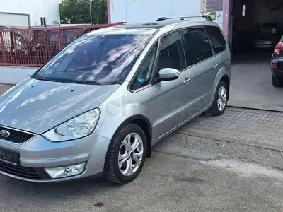 Usado Ford Galaxy Ghia 140 CV (102 kW) 2006 Gris / plata Monovolumen